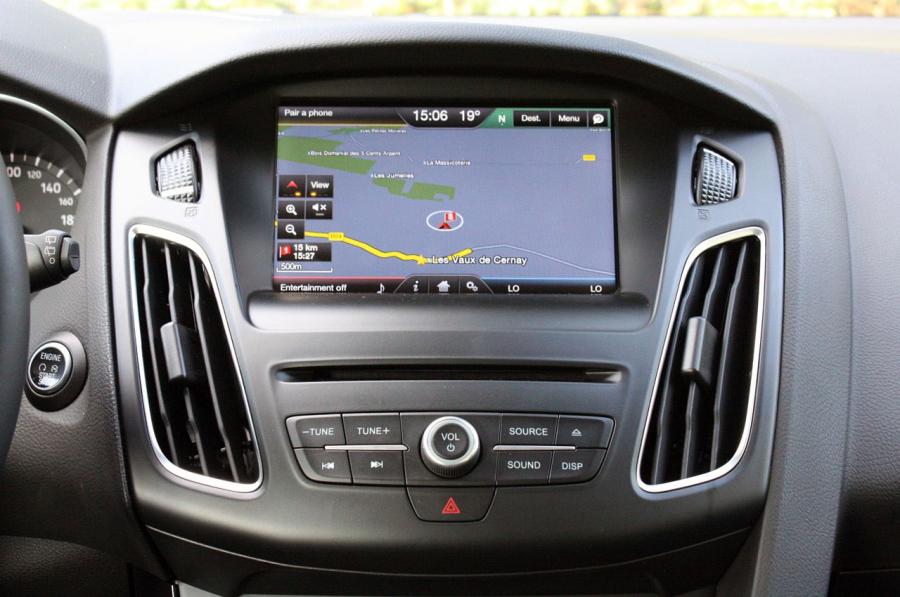  Ford Focus 1.0L EcoBoost 2014 года  (фото 15 из 27)